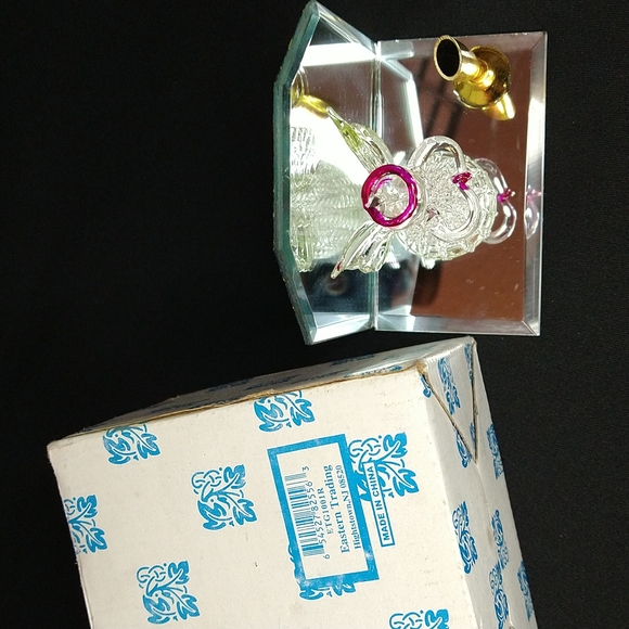 Glass angel/ mirrored pen holder. - Picture 7 of 8